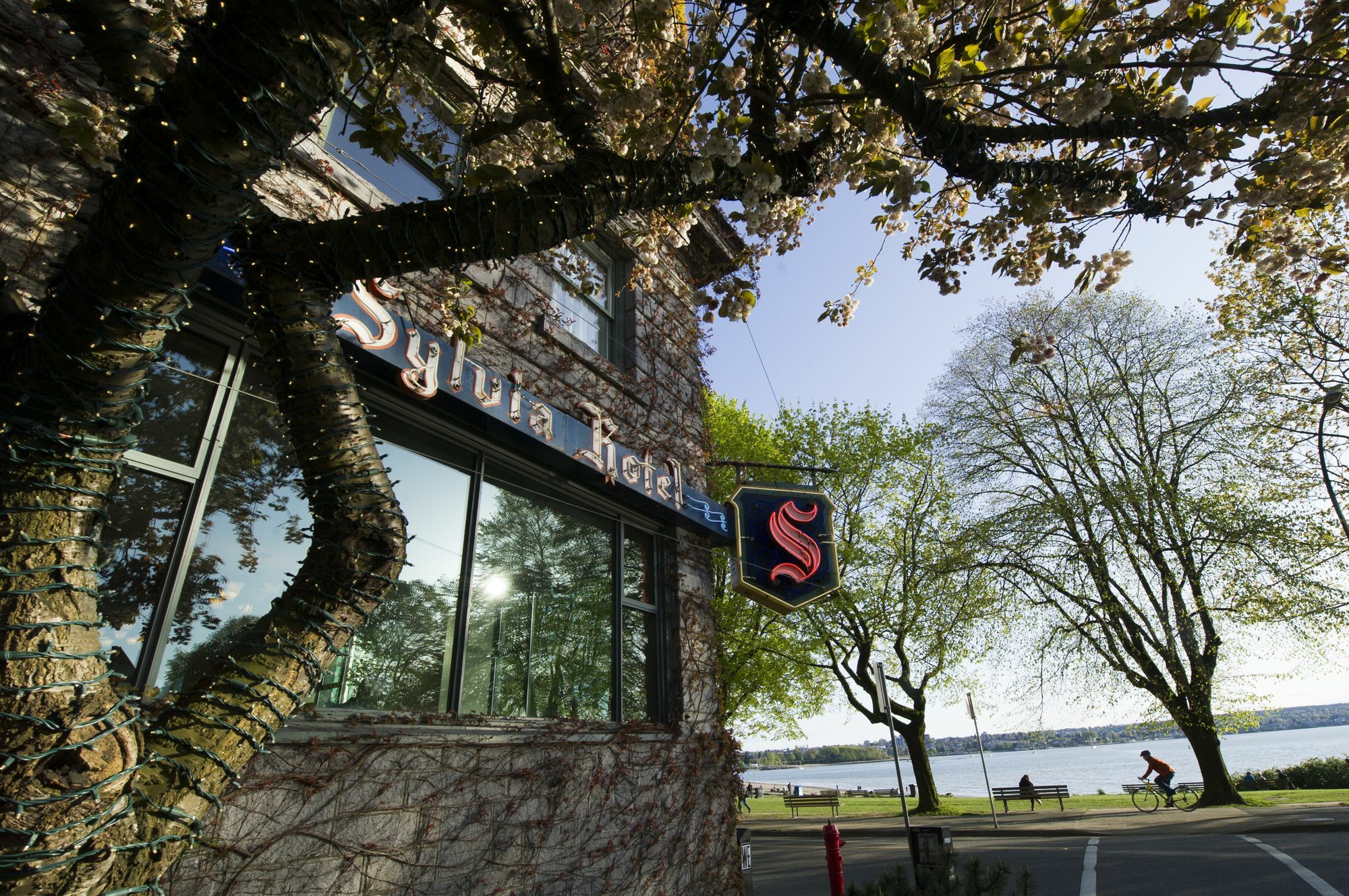 The Sylvia Hotel Vancouver Exterior photo